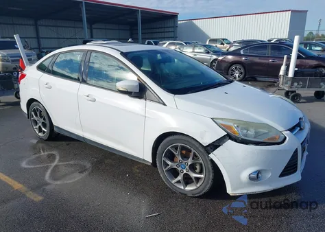 2013 Ford Focus Se z USA, uszkodzony, nr VIN 1FADP3F22DL171656